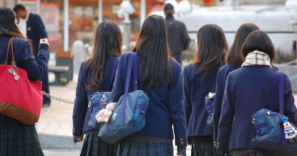 齊逼已經落伍了！現在日本女高中生最愛的制服穿法是「這種」！簡直要讓宅男崩潰：千萬不要啊！！ 