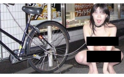 凌辱的最高級  把女生當寵物全裸在大街上溜..還帶著項圈真的尊嚴盡失啊