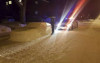 神人在路邊用雪堆了一台「超逼真的車」引來波麗士大人上前關切，一查後決定留下超幽默罰單！