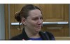 這名悲傷的婦人因積欠4張罰單「卻無力償還」被法庭傳喚，但法官的「判決」讓人都讚翻了
