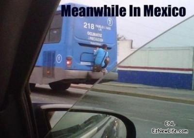 在墨西哥搭公車要身懷絕技。