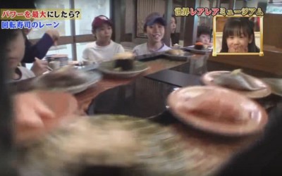 「超高速迴轉壽司」客人看傻眼：根本吃不到  日本整人節目結論「超隨便」快笑死ＸＤ