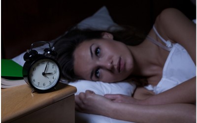 常常半夜睡到一半「驚醒」其實這是身體的警訊  凌晨3點對生活絕望、5點心累太多負面情緒